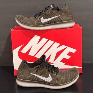 Men’s Nike Free Run Flyknit Sneakers - Olive Green size 10.5